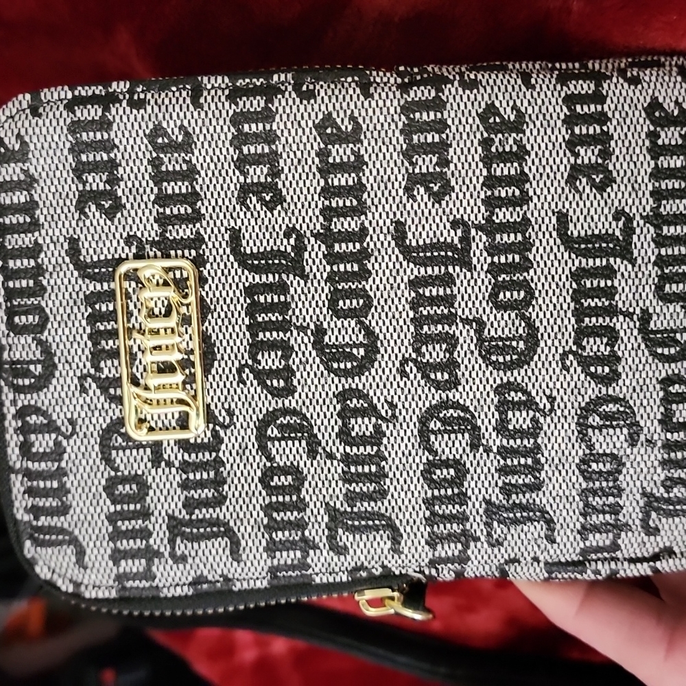 New with tags. Super cute juicy bag.